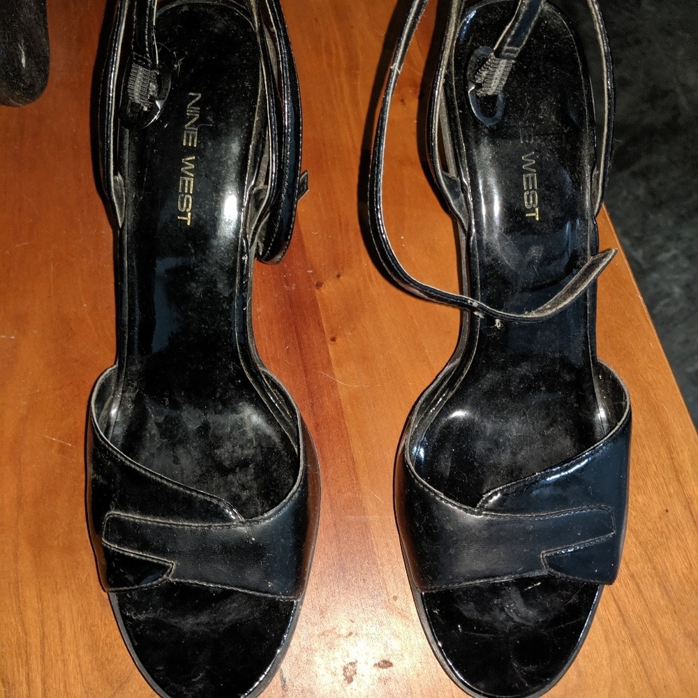 Nine West black pumps